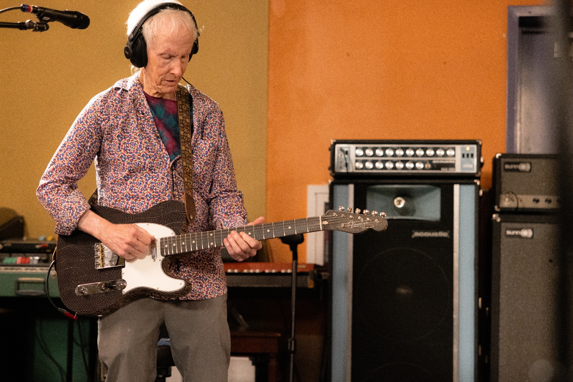 Robby Krieger playing the cardboard Telecaster during the Cardboard Sessions recording